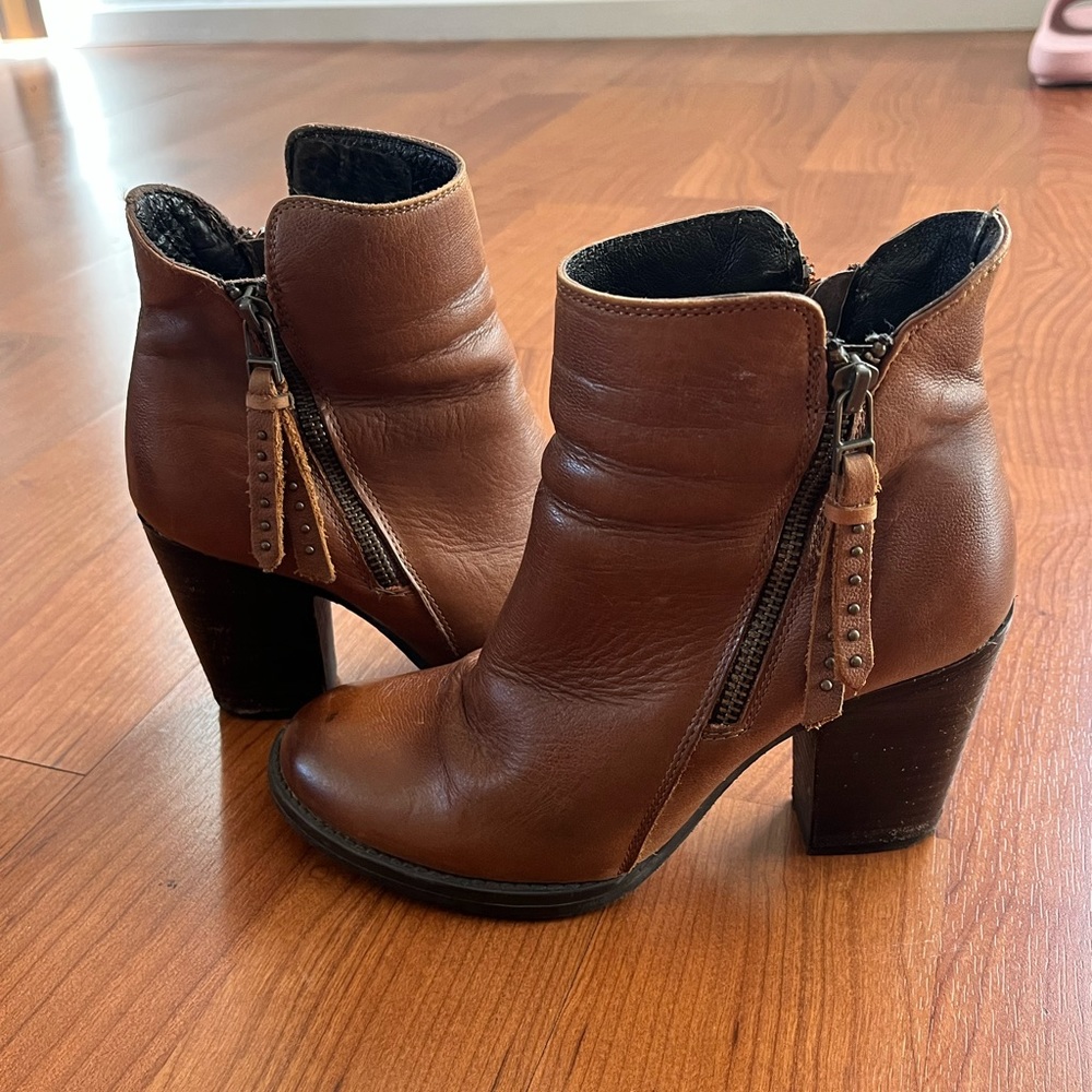 Steve Madden leather Booties